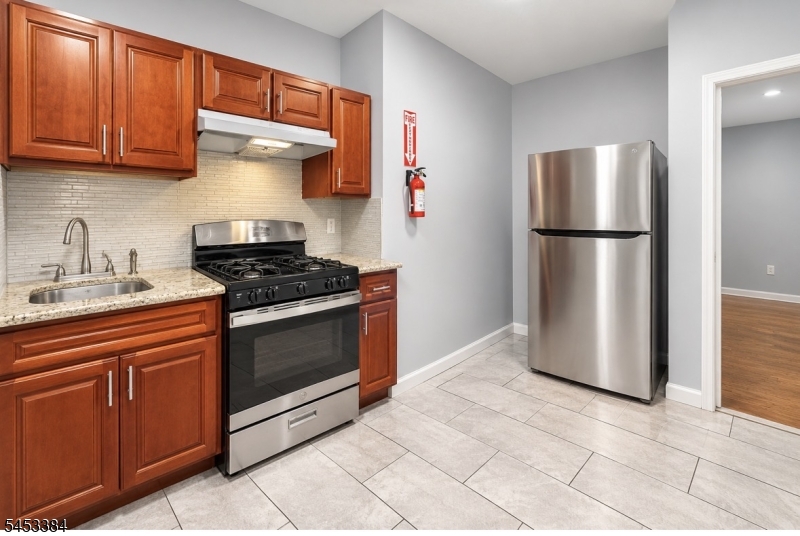 680 18Th Ave Unit Left, Irvington Twp.